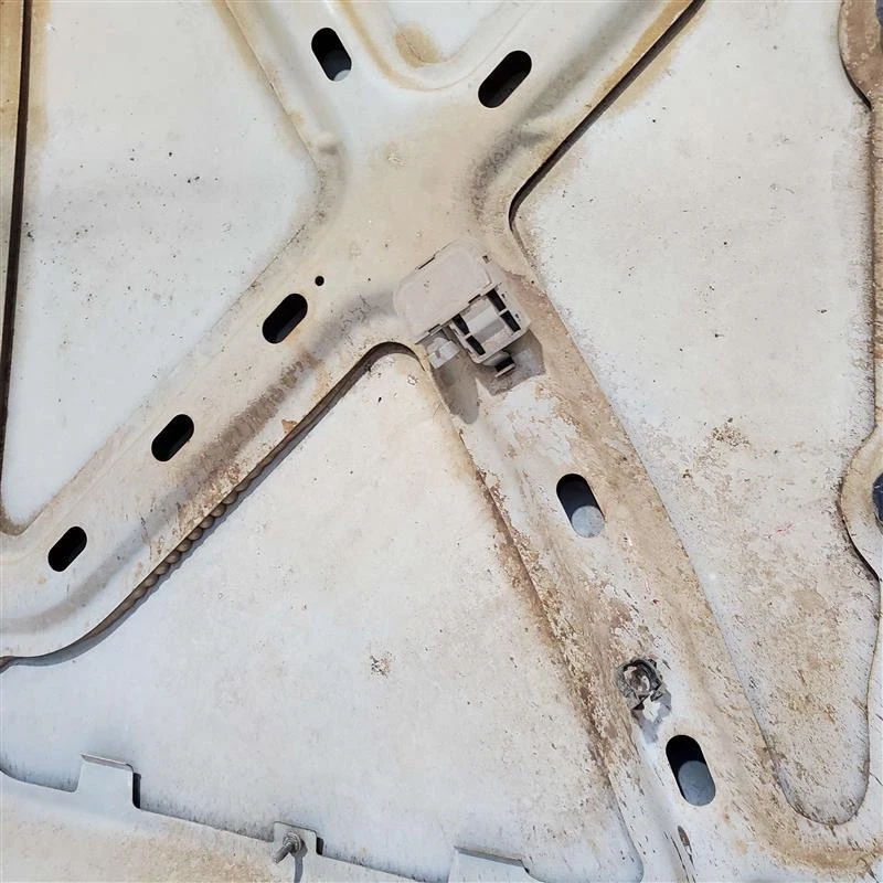 Capó blanco necesita pintura OEM 2002 2003 2004 Chevrolet Avalanche 2500 Foto 3 de 4