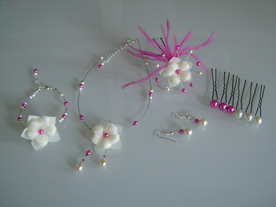 Kindergarnitur rosa/hellbeige Halskette Armband Haarspitzen Zeremonie/Hochzeit 