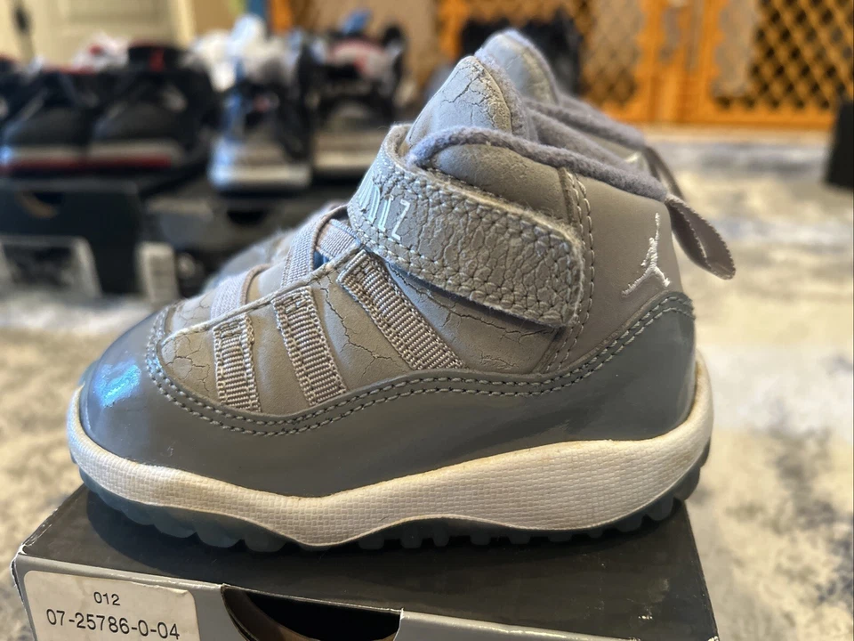 Jordan 11 Cool Grey Talla 5C (2010) Foto 4 de 4