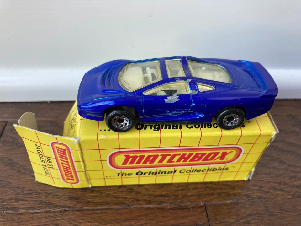 Matchbox 31 Jaguar XJ220 blue, 32 Modified Racer 12 orange chrome exhausts box - Image 3 of 4