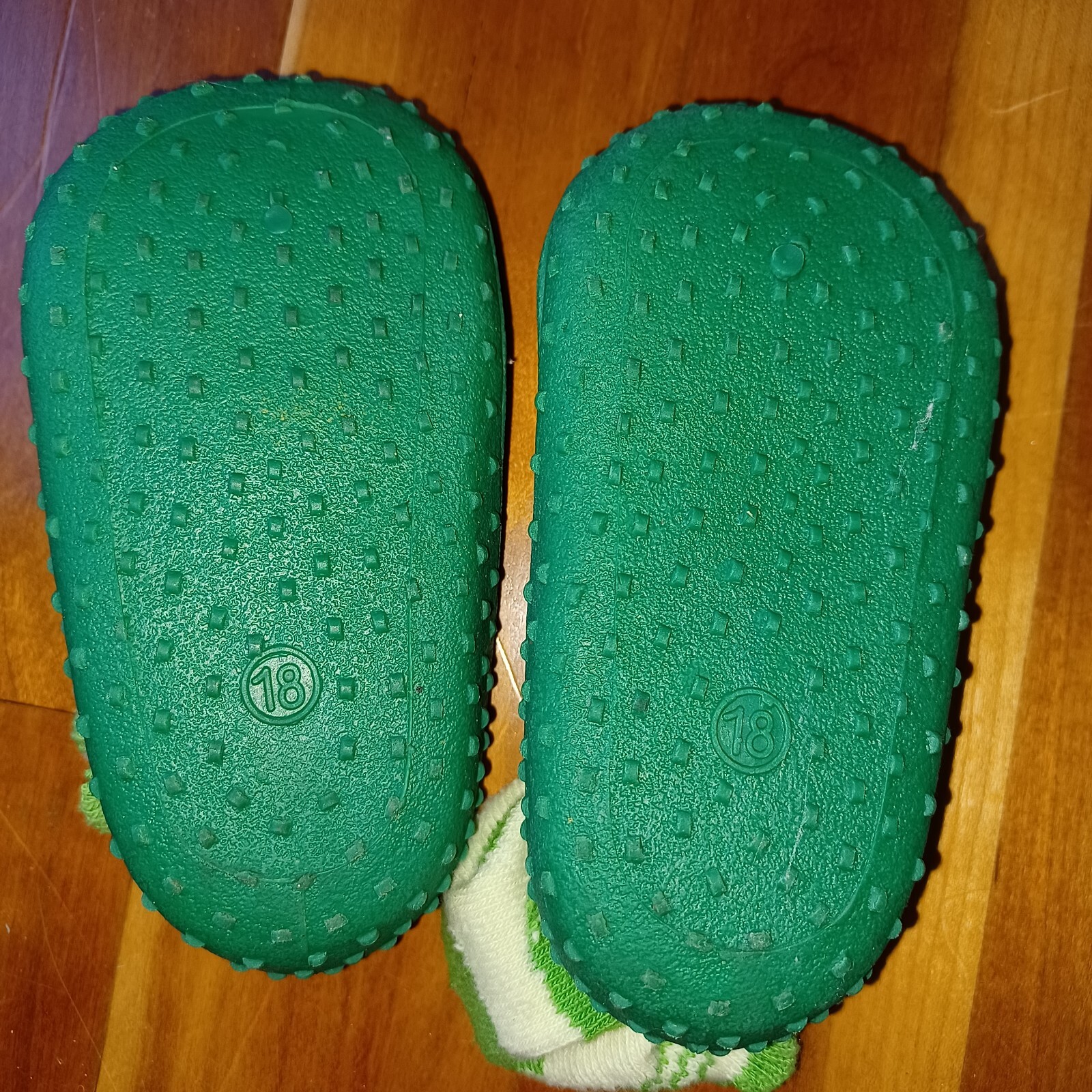 SAOLA Calzino bambino scarpa skidder impugnatura suola in gomma taglia 18 mesi verde punto luna ragazzo