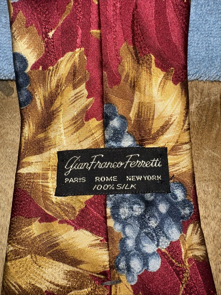 Gian Franco Ferretti Corbata Lujo Rojo Seda EE. UU. Para hombres Vintage Italia Traje Informal Foto 4 de 4