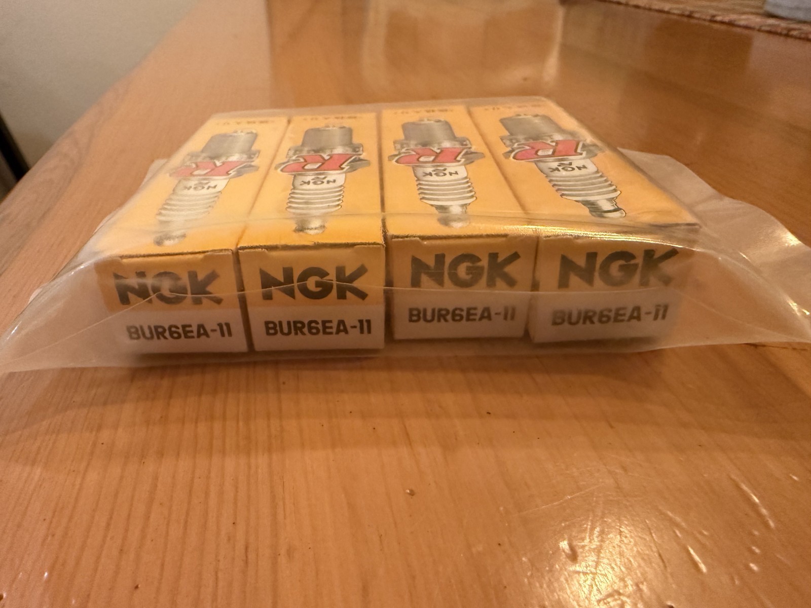 4 NGK BUR6EA-11 4690 / 5428 Spark Plugs, NEW