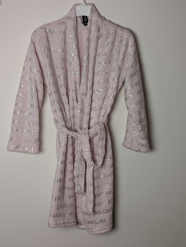 Bebe Nachtwäsche Rosa Plüsch Morgenmantel Gürtel Logo Print Damen Größe L Large
