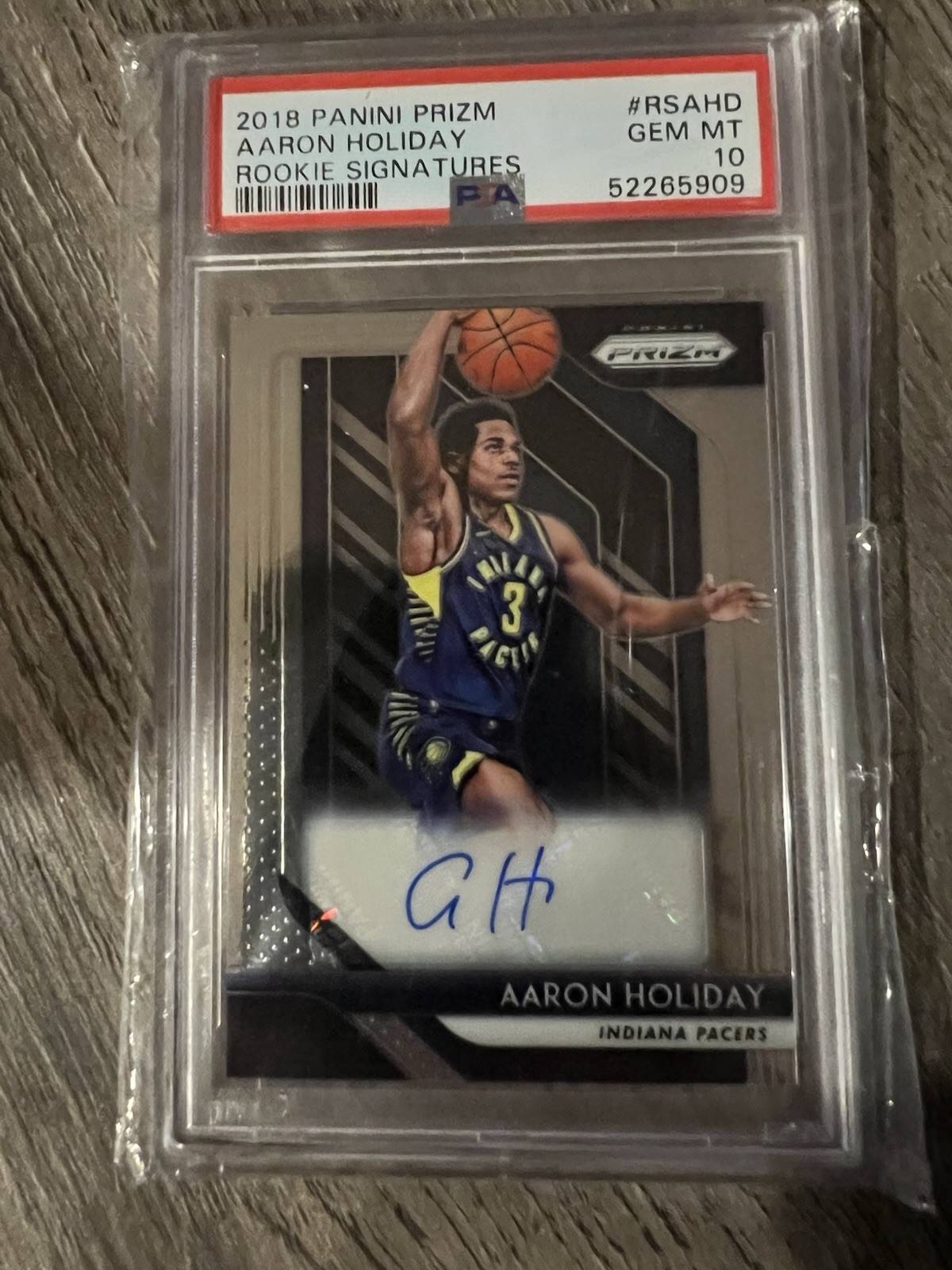 2018 Panini Prizm Rookie Signatures Aaron Holiday PSA 10