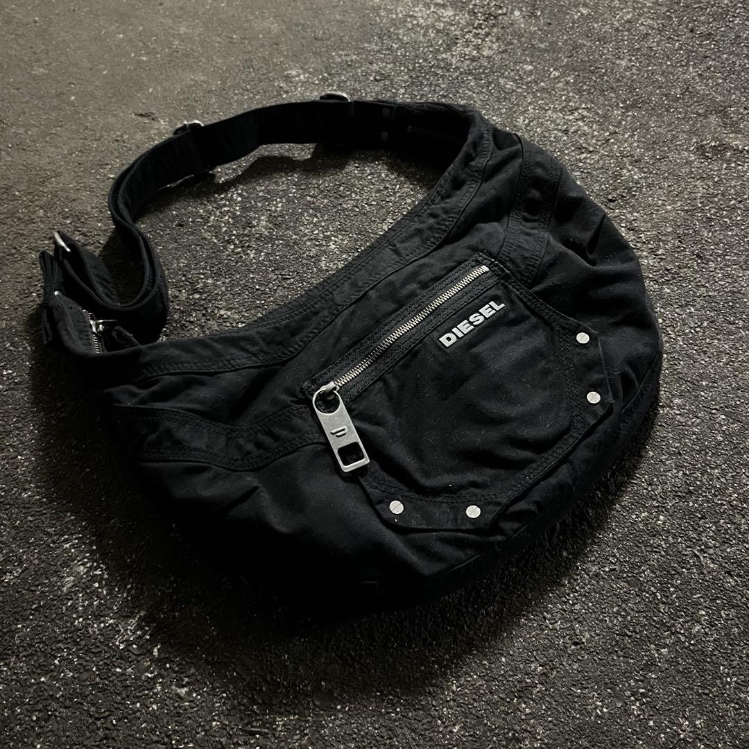 Diesel Men 90S Archive Banana Shoulder Bag Y2K Crescent Moon Diesel Men 90S Archive Banana Shoulder Bag Y2K Crescent Moon