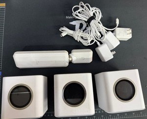 Ubiquiti AmpliFi HD Mesh WiFi System 3 routers and 1 wireless mesh point