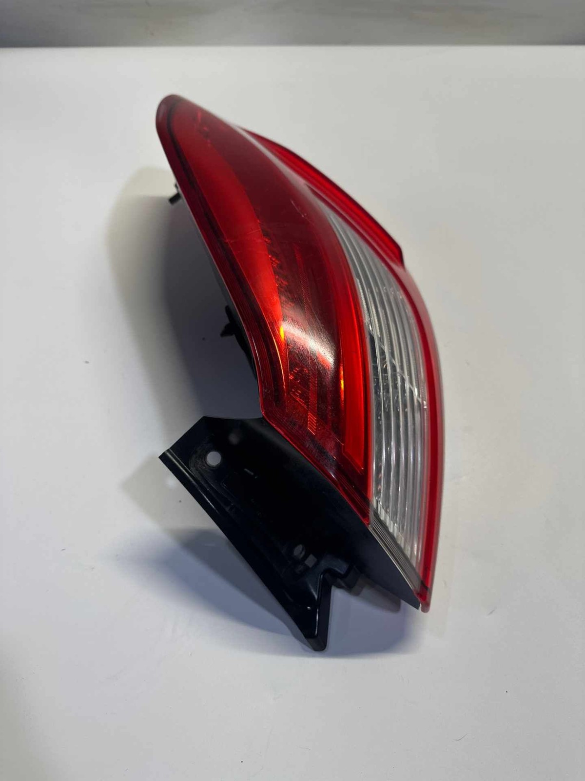 Used Tail Light Assembly fits: 2014 Maserati GHIBLI  Grade A