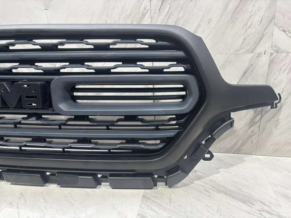 2019-2024 DODGE RAM 1500 GRILLE ASSEMBLY OEM FRONT CENTER GRILL 6JU73TRMAH - Image 4 of 4