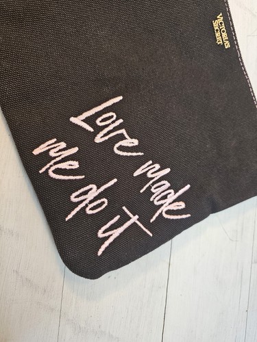 Victoria's Secret Love Made Me Do It Wristlet and Coin Purse 11x7 Black NEW FLAW - Picture 2 of 10