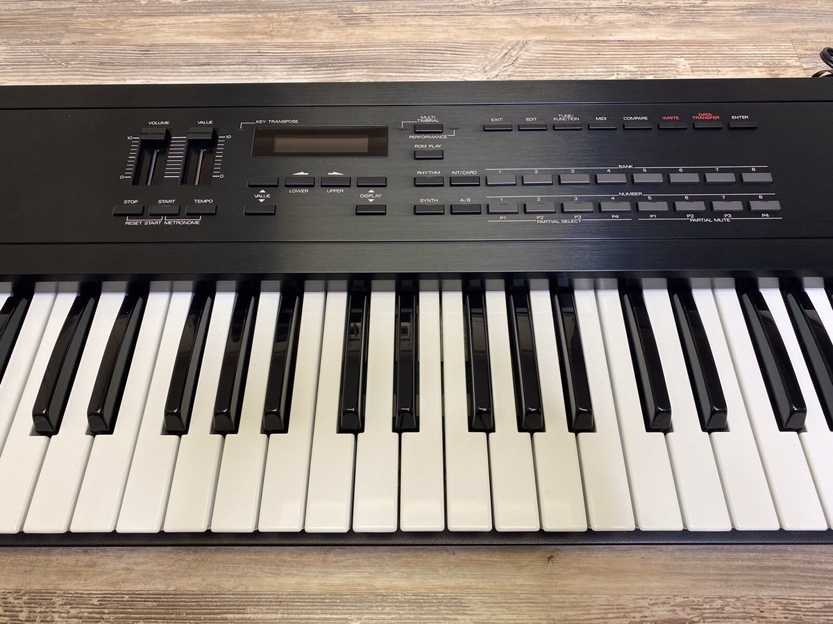 Roland d-10ローランド D-10 Roland MC-300セット MIDI虚無機材