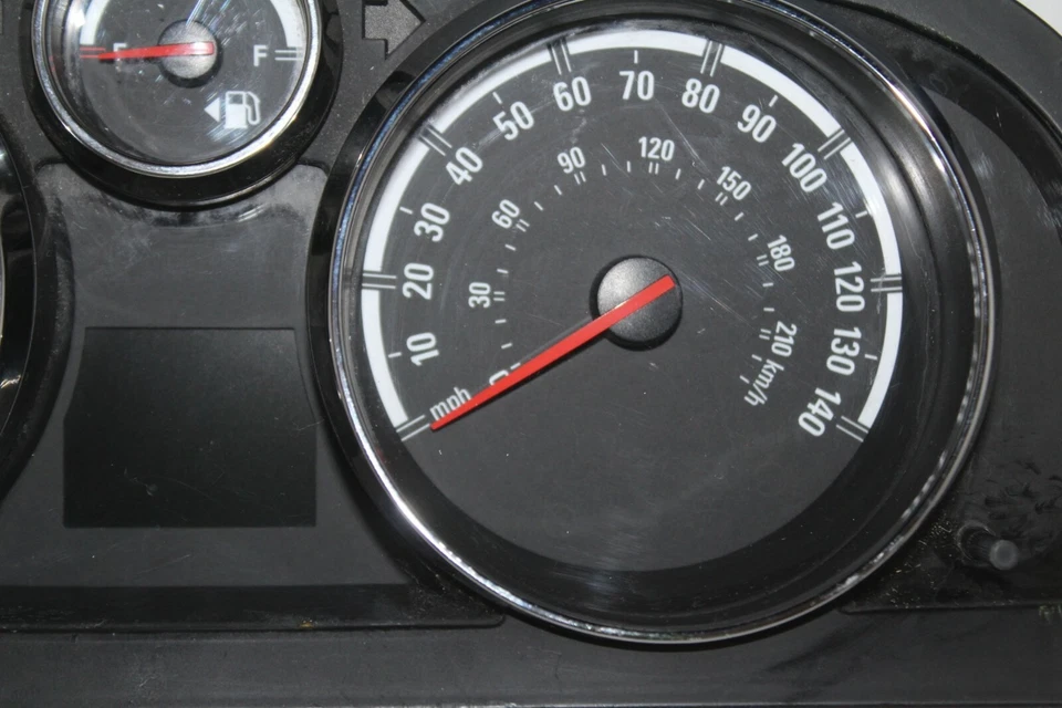 Cuadro de instrumentos velocímetro indicadores de panel de instrumentos Saturn Vue 2009 81.325 millas Foto 3 de 4