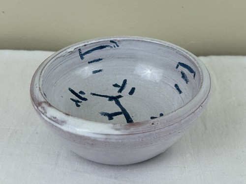 VINTAGE c.1950s small white glazed studio pottery bowl dish blue abstract - 第 1/12 張圖片