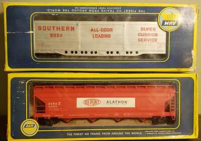 Two Vintage AHM HO Gauge All Door Box Car Southern & Center Flow Hopper DuPont