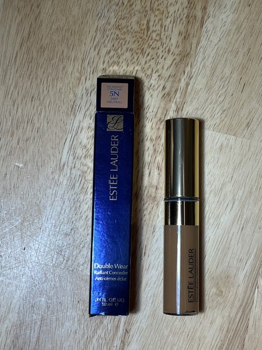 Estée Lauder Double Wear Radiant Concealer, 5N Deep (Neutral) - Picture 4 of 4