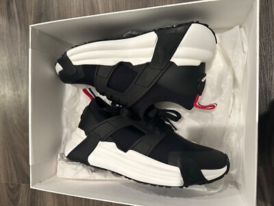 Moncler $500 Women's Lunarove Low Top Sneakers Black EU 38