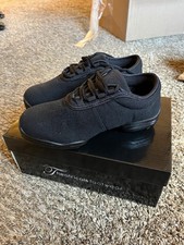 NEW in box- black split sole jazz sneakers size 6.5