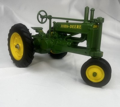 Vintage 1984 Ertl 1:16th Scale 1934 John Deere Model A Tractor Used