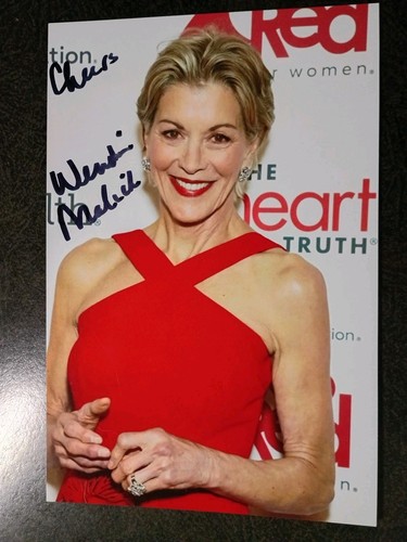 WENDIE MALICK Hand Signed Autograph 4X6  Photo - BETTY WHITE -- HOT IN CLEVELAND