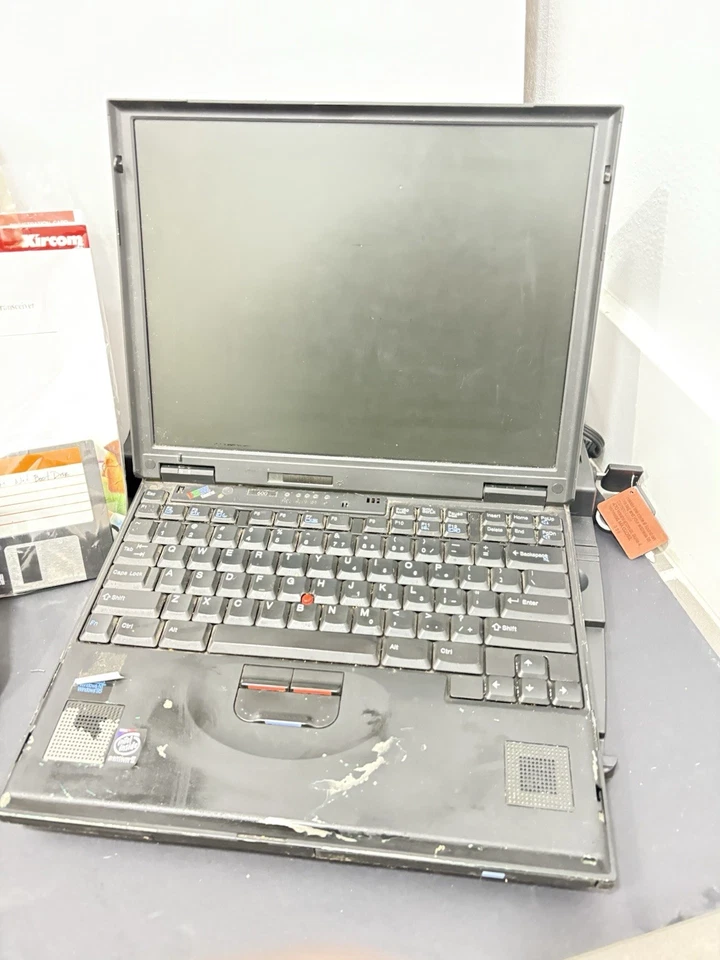 Portátil IBM ThinkPad 600E Pentium II de colección tipo 2645 PROBADO | ¡COMPLEMENTOS! Foto 2 de 4