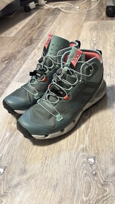 NWOT Women s 7.5 Adidas Terrex Fast Gortex