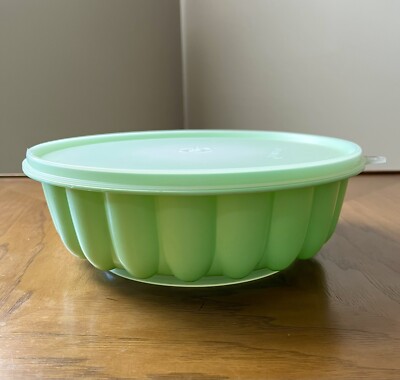Tupperware Vintage Jelly Mold Ring Container with Lid Mint Green