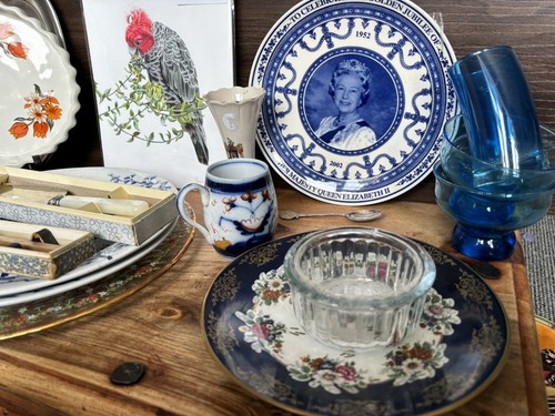 Vintage Bundle Mixed Decorations Collector’s Plates Wedgwood Tauton Vale W&R - Picture 2 of 19
