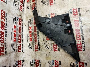 BMW X6 F16 Kotflügelhalter vorne rechts 51657337632 7337632 2015