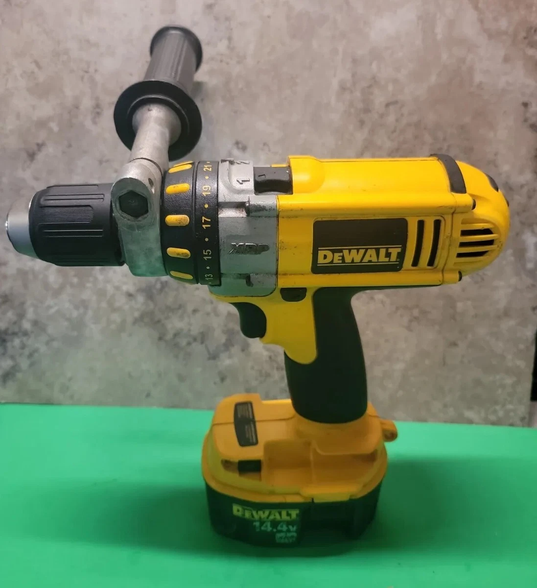 Dewalt dc930 deals