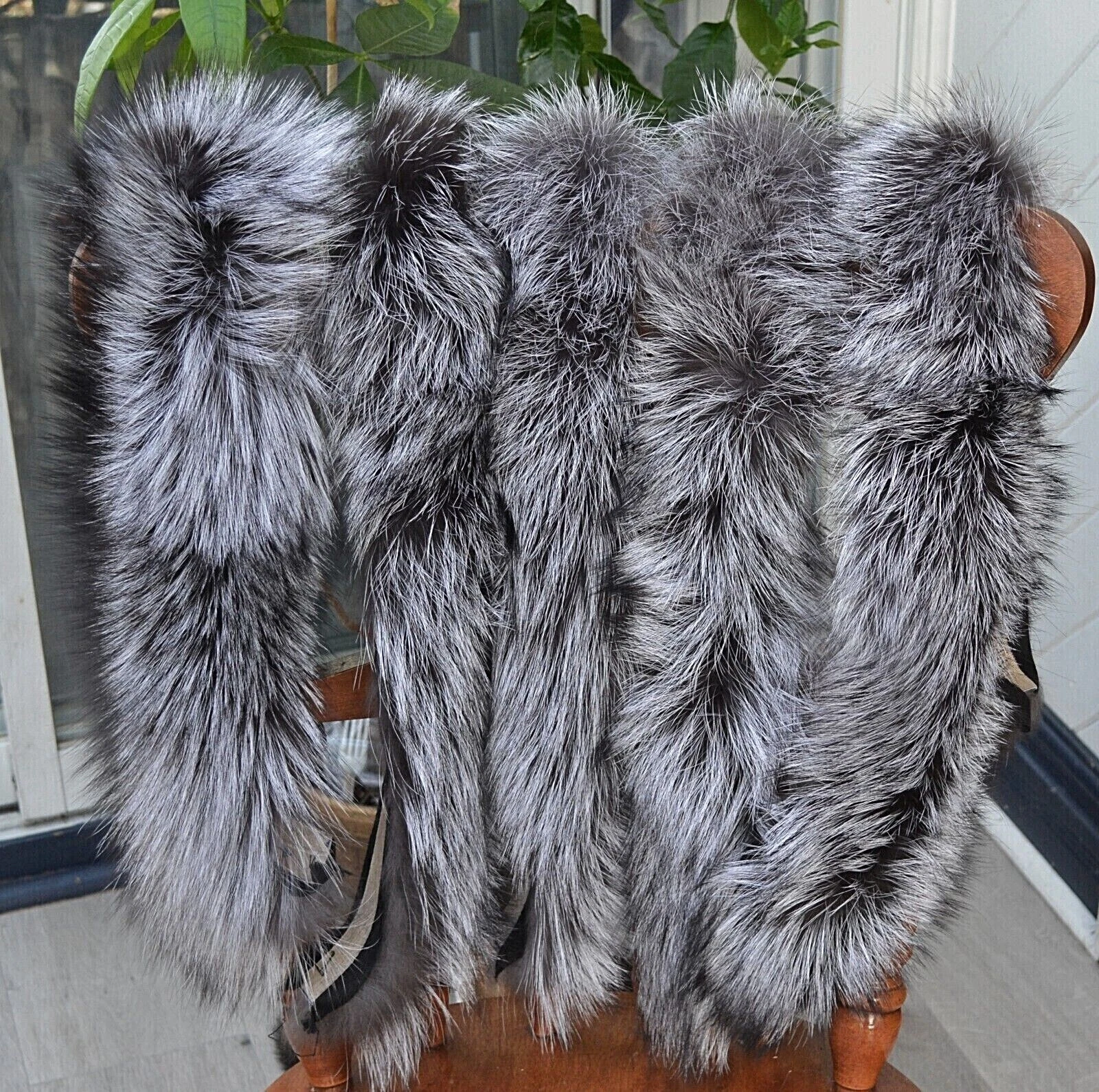 Extra Large Real Fur Trim Scarf for Hood Whole Skin Silver Fox Fur Collar Jacket
Opens in a new wind