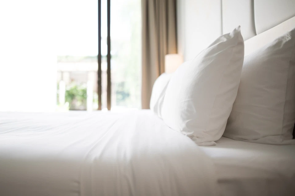 Jason Commercial King Bed Cotton Deluxe Fitted Sheet 183x203cm White 250TC