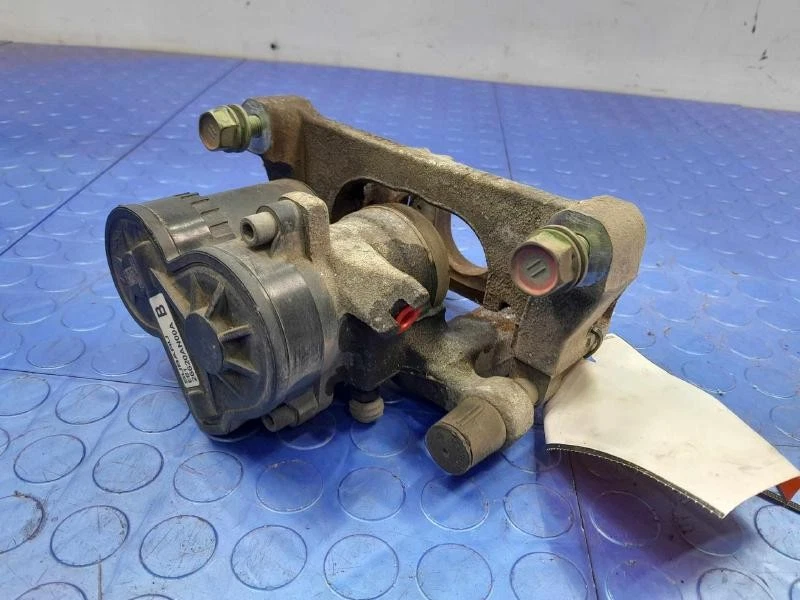 Conjunto de pinza de freno trasera Subaru Outback 20-24 lado derecho del pasajero OEM Foto 3 de 4