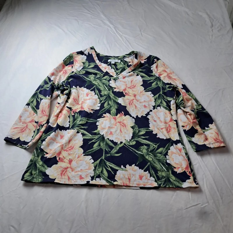 Chicos Womens Large Floral V-Neck Knit Top Navy Peach 3/4 Sleeve Model 10126