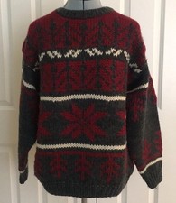 Hand Knit Vintage 1980’s INC Wool Sweater Gray Red Poinsettia Snowflake L