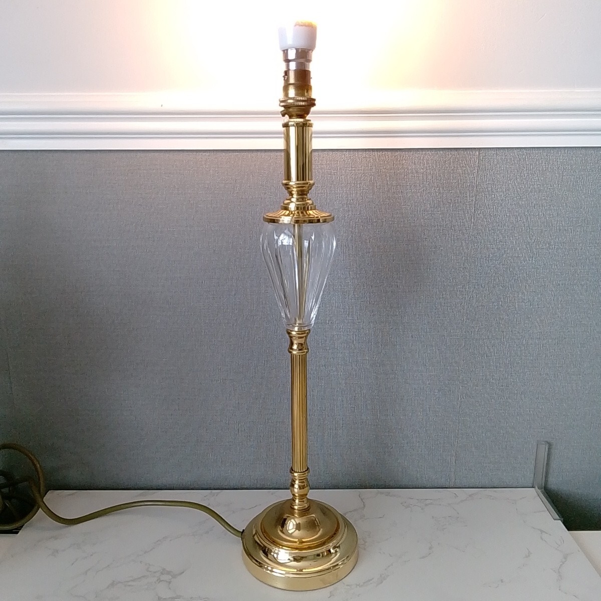 Peter Martin Decorative Brass Corinthian Column Glass Center Table Lamp  Light