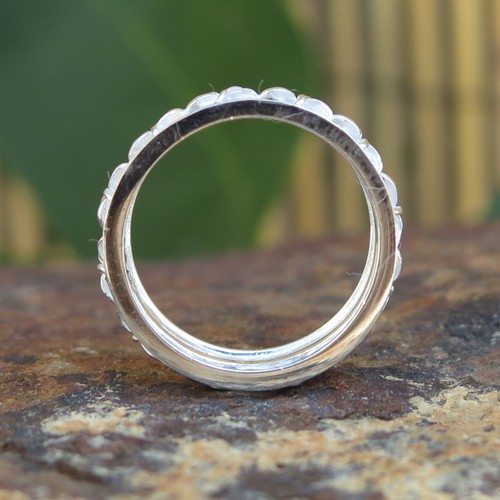 Hawaiian Silver Black Border Plumeria Flower Lei Wedding Ring Band 6mm SR2191 - Picture 4 of 5