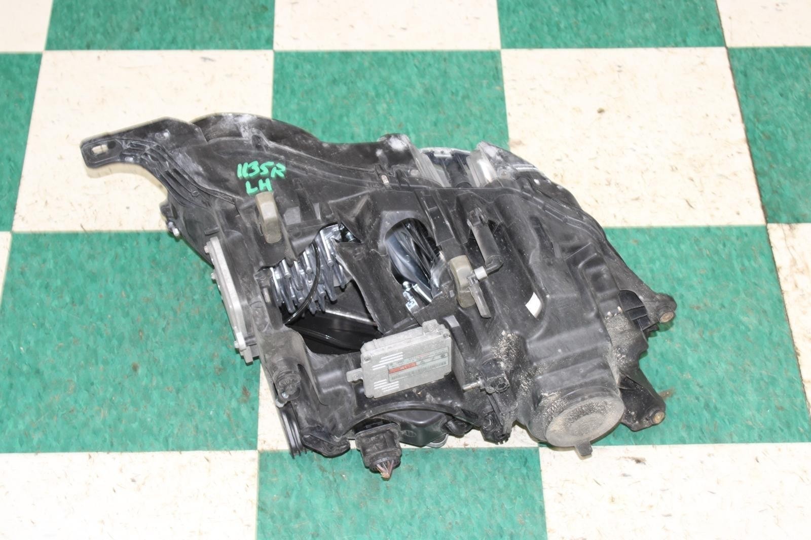 13-18 Flying Spur *DMG* Passenger Right RH Headlight Head Light Lamp OEM OE WTY