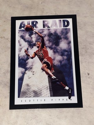 1993-94 Skybox Premium Scottie Pippen Air Raid #321 CHICAGO BULLS