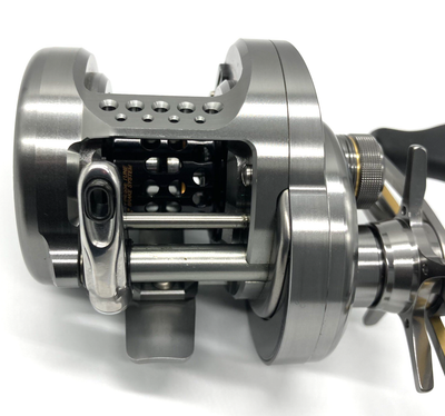 SHIMANO 17 CALCUTTA CONQUEST BFS HG Left Bait Casting Reel with