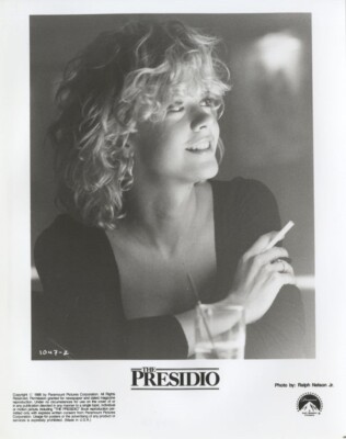 Meg Ryan the Presidio 1988 smoking cigarette in bar Original 8x10 Photo