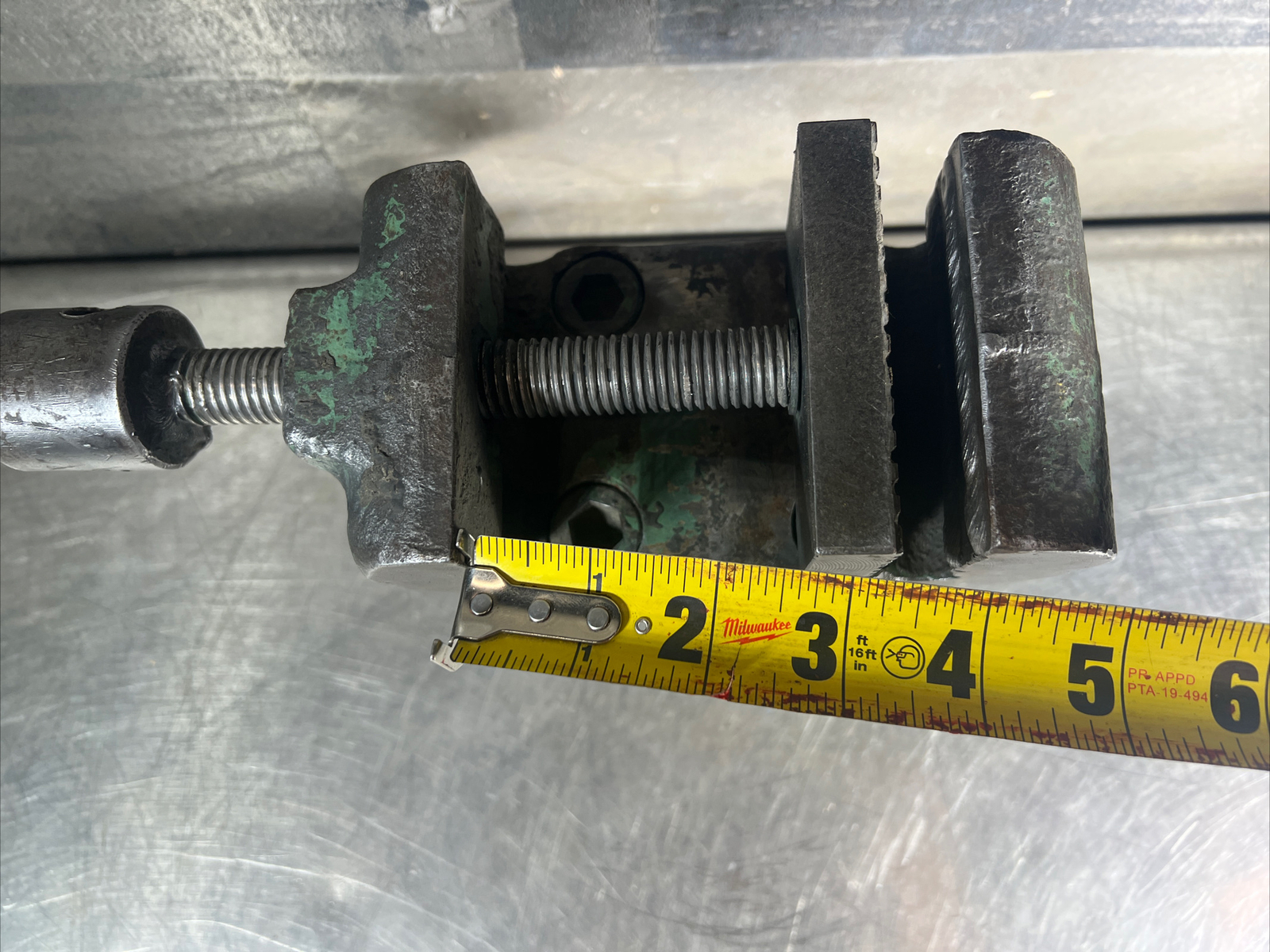 Cleveland Vibrator Co Air Cushioned Piston Vibrator Vise. Used Surplus