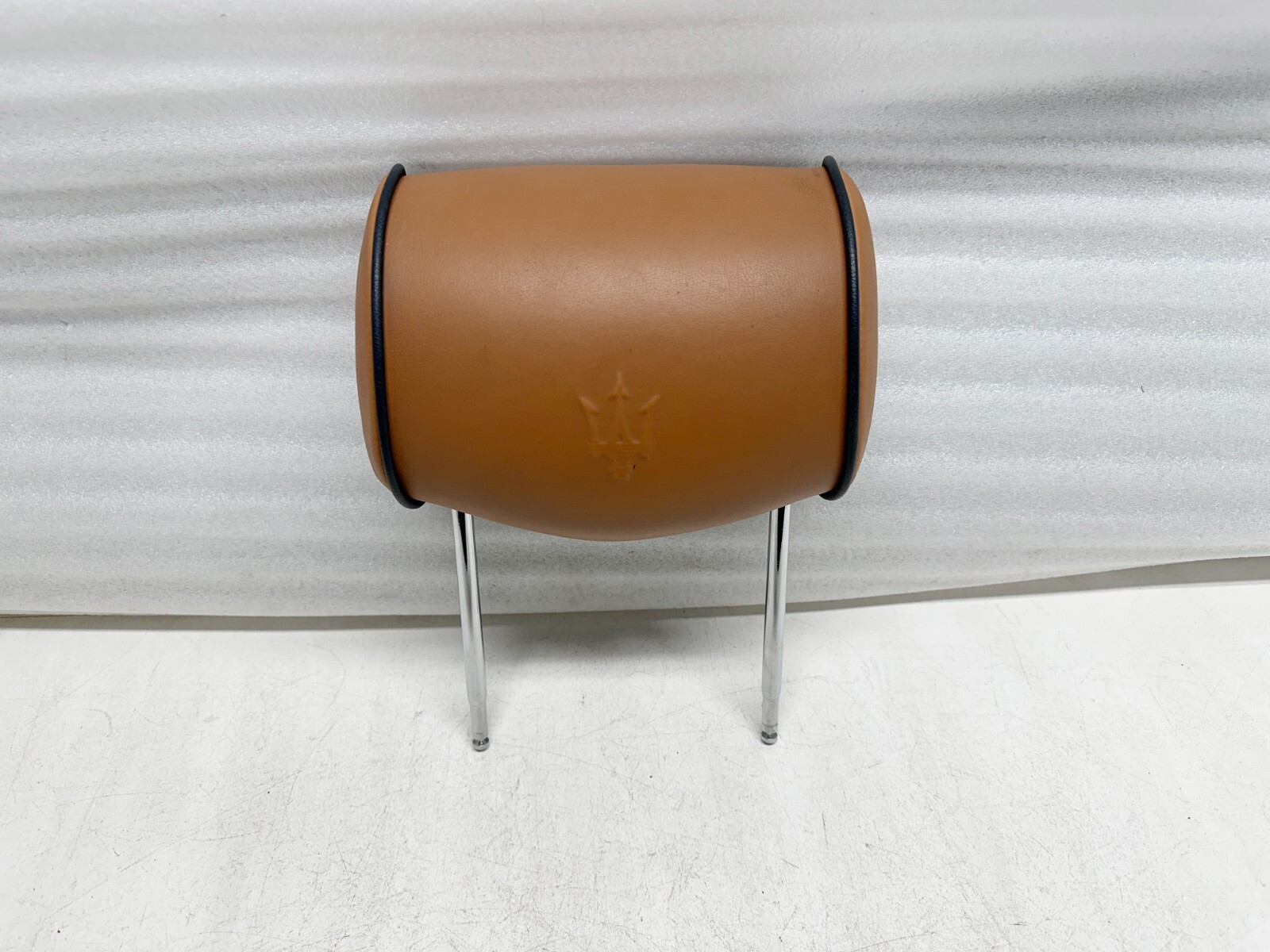 Maserati Quattroporte 2003-2012 FRONT+RIGHT Headrest