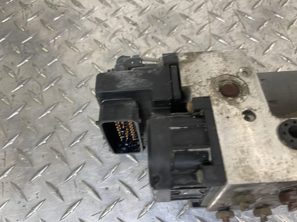 Chevrolet Camaro 1999-2002 conjunto de bomba ABS probado sin control de tracción Foto 4 de 4