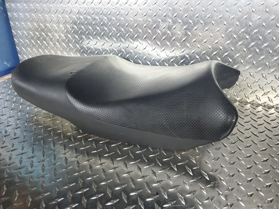 Сиденье в сборе S~ OEM 2000-2003 Suzuki Bandit 600 GSF600S S31F - Изображение 3 из 4