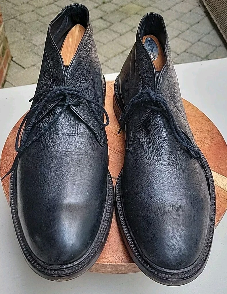 Vintage BARNEYS NYC made in Italy Soft Leather Casual Chukka  display picture 3