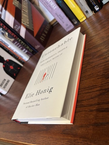 Untouchable. Elie Honig. 1st HC Ptg Harper 2023. Near Fine - Bild 6 von 7