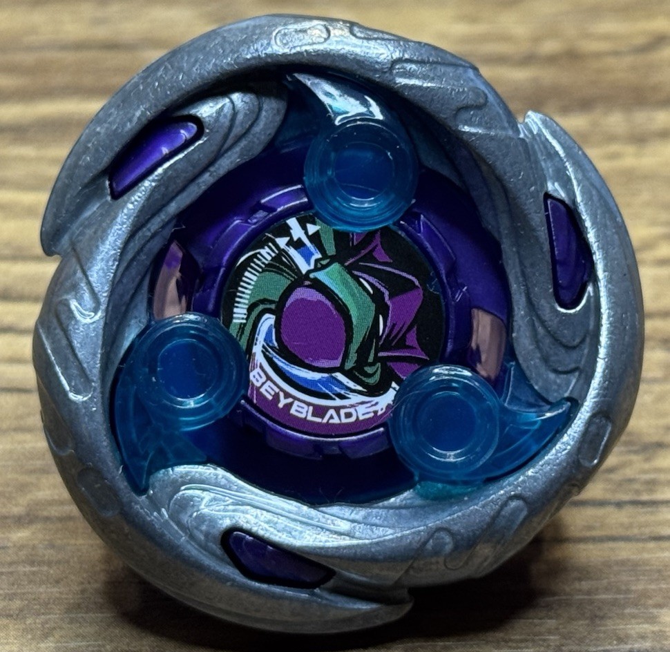 Takara Tomy Beyblade X | UX-05 01: Shinobi Shadow 1-80MN - USED