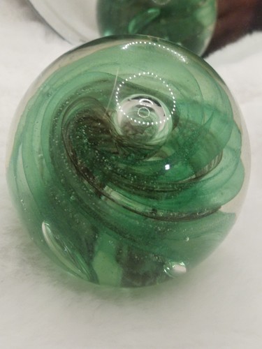 Dynasty Gallery Heirloom Collectibles Glass Paperweight greens spiral swirl 2" - Picture 2 of 11