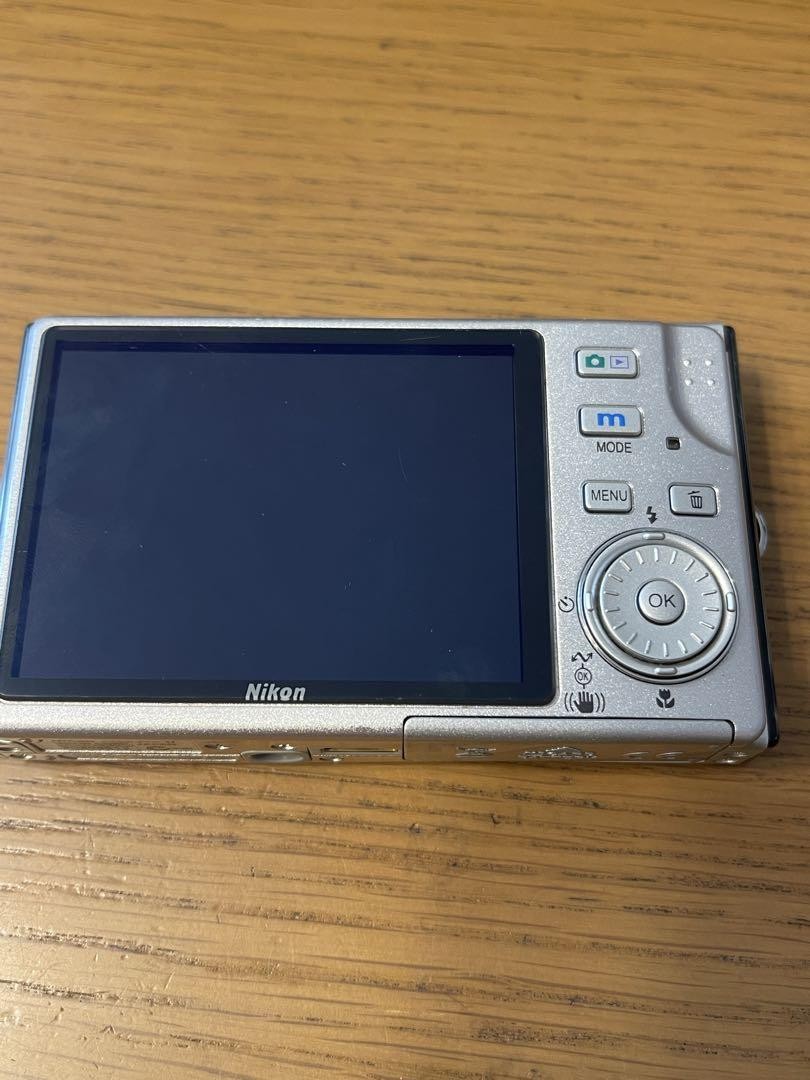 Nikon Coolpix S7 Silver | eBay Nikon Coolpix S7 Silver | eBay