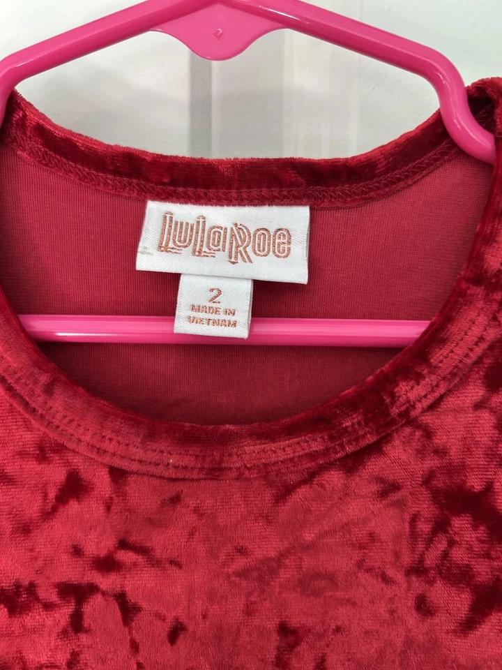 Vestido de terciopelo rojo Lula Roe talla 2 para niñas Foto 2 de 4